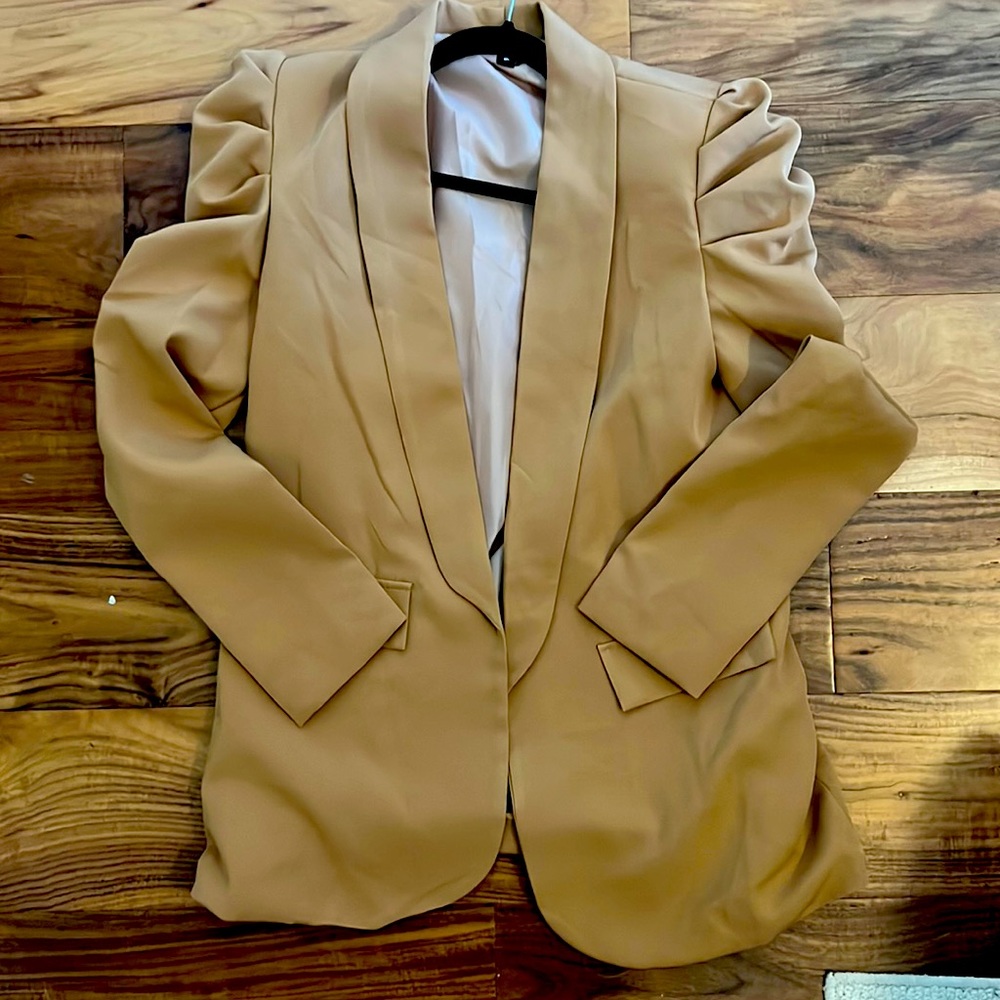 Beige Blazer, with puffed sleeves
